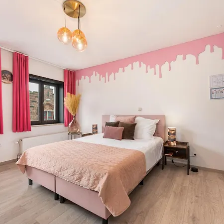 The Chocolate Guest house 2*
