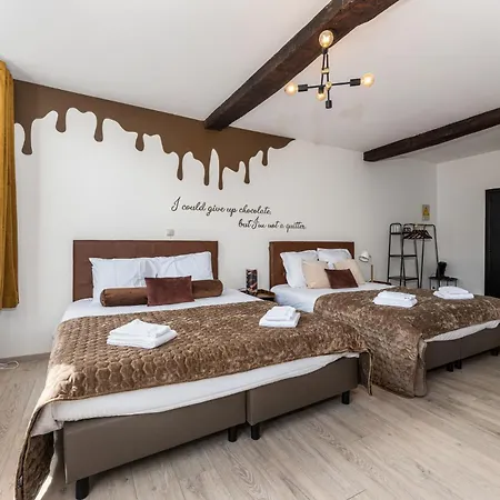 The Chocolate Guest house 2*